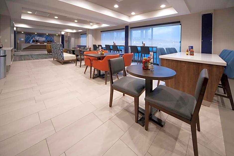 Holiday Inn Express Suites Little Rock West By IHG