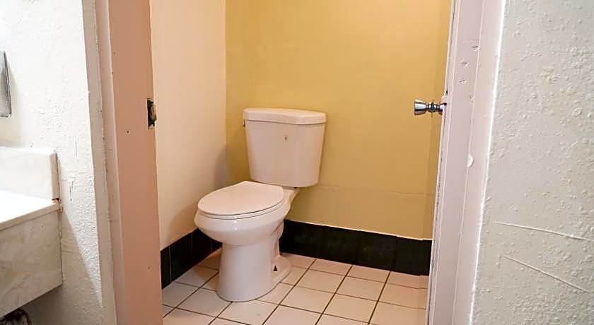 Quality Quarters Inn By OYO Richmond KY I-75