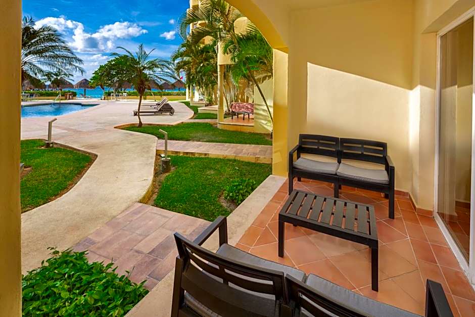 Playa Azul Golf & Beach Resort