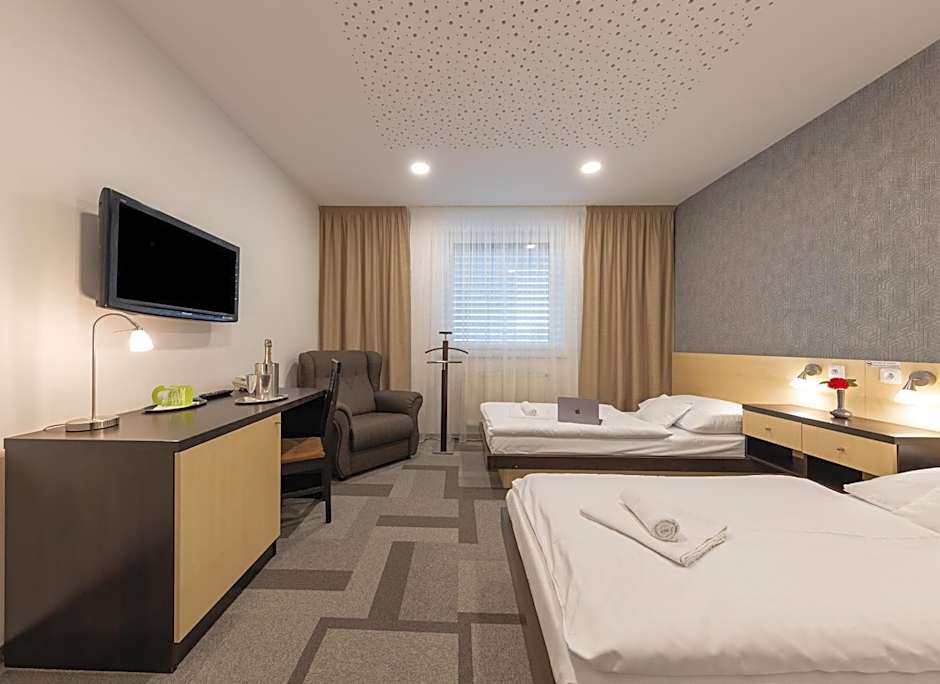 BNC Hotel - Restaurant - Bowling