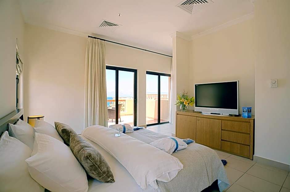 Photo 1 of 4 of Executive Suite