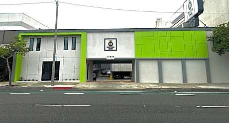 Deluxe Inn Hawthorne/ LAX