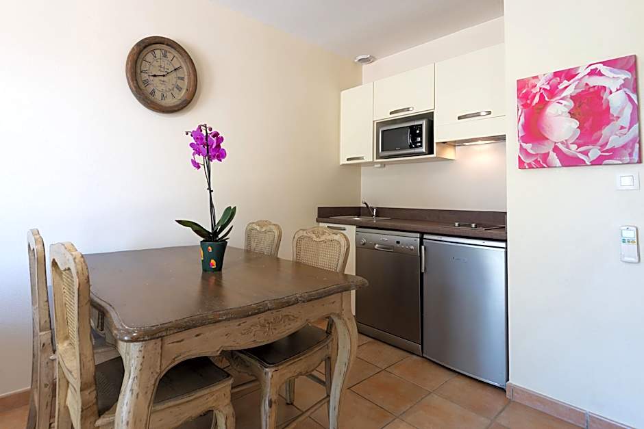 Photo 1 of 8 of Premium Cottage 4 bedrooms + 1 living room Sleeping area Terrace Air conditioning