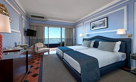 Suite with Balcony and Sea View