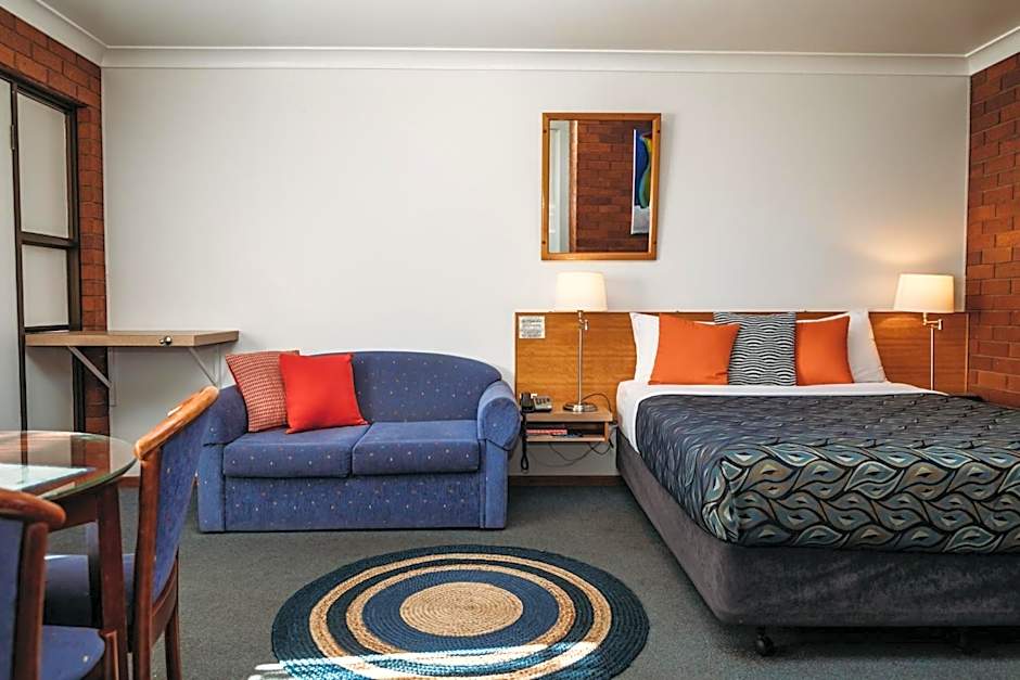 Country Pathfinder Motor Inn