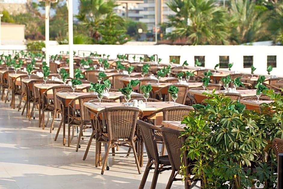 Arabella World Hotel