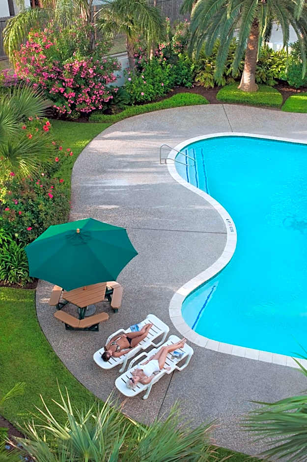 Casa Del Mar Beachfront Suites