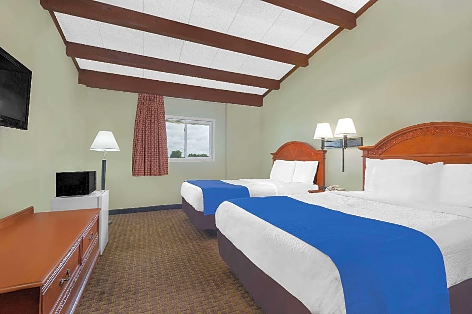 Travelodge by Wyndham Lima OH