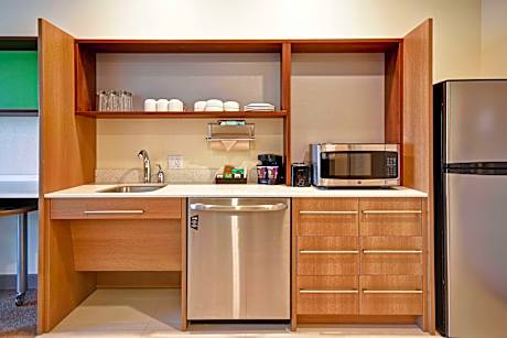 1 Queen Bed Studio Nonsmoking