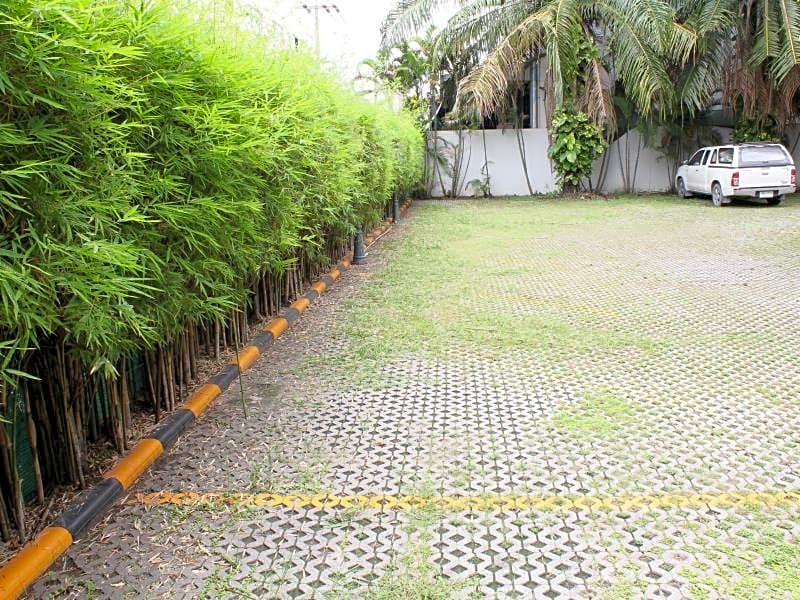 Romance Hotel Srinakarin