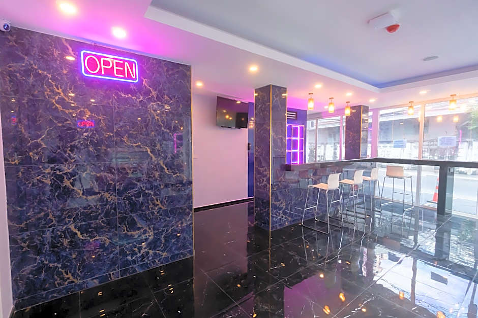 Spark Hotel - MRT Queen Sirikit