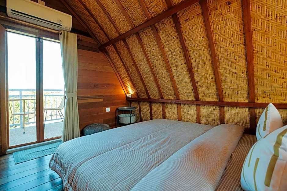 Murna Villa 3, A modern Balinese wooden house 360 GWK view