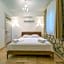 Alaroof Hotel