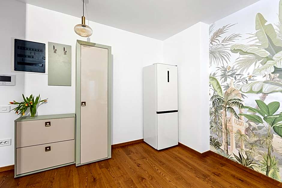 PEAK Aparthotel - Old Town - by CityHost