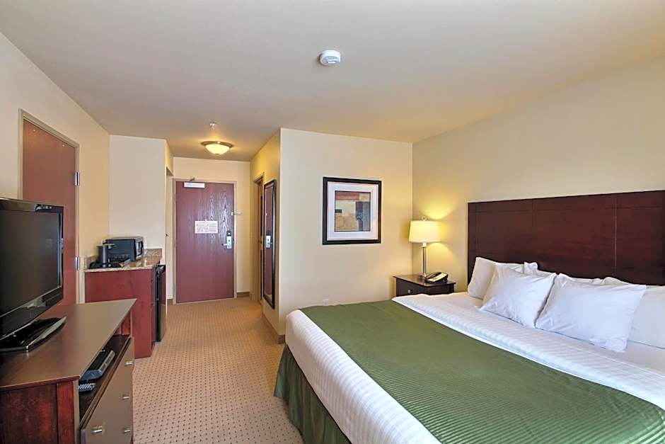 Cobblestone Inn & Suites - Brillion