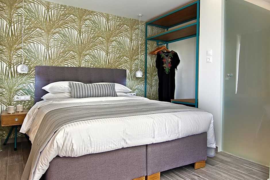 Maison 66, Riviera Hotels