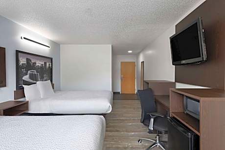 Queen Room with Two Queen Beds - Non- Smoking