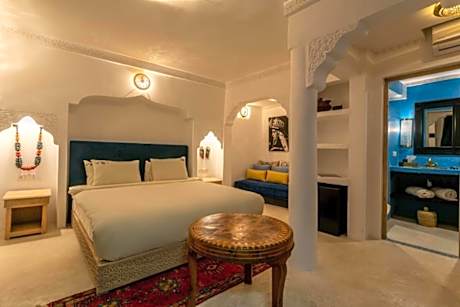 Junior Suite with Pool View