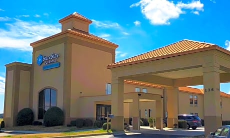 SureStay Plus Hotel by Best Western Roanoke Rapids I-95