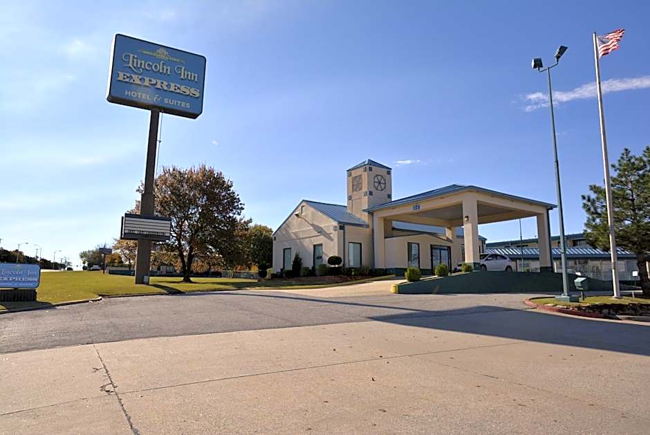 Lincoln Inn Express Hotel and Suites