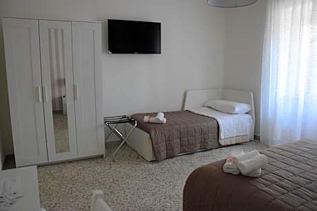 Quadruple Room with Private External Bathroom