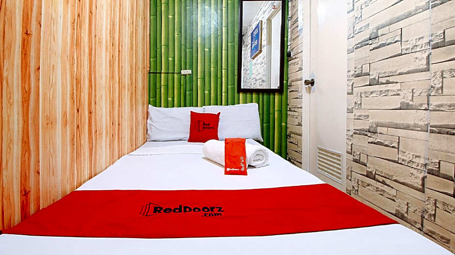 RedDoorz near OWWA Pasay