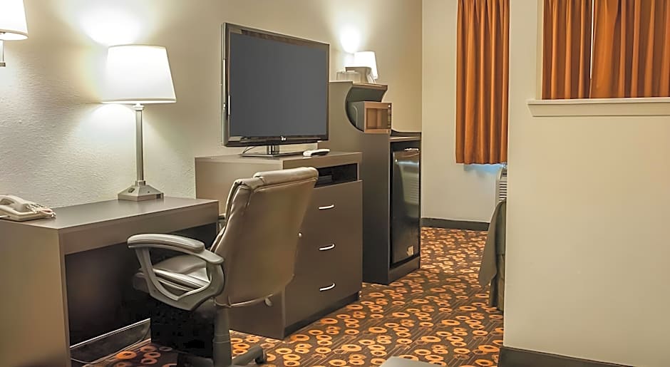 Econo Lodge Inn & Suites Santa Fe