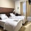 SQUARE HOTEL