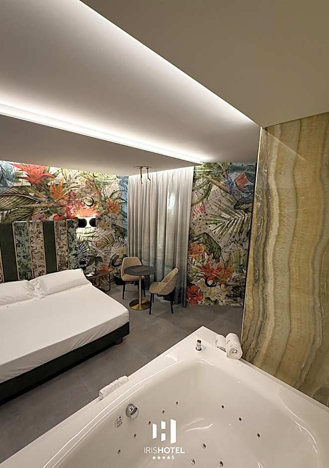 Iris Hotel