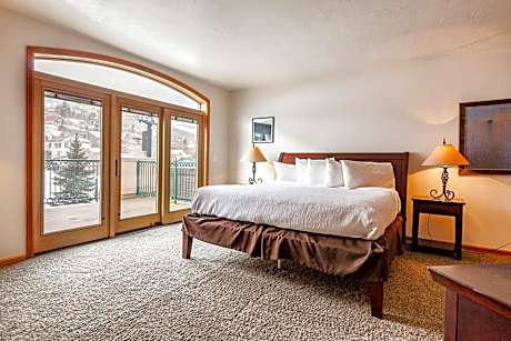 2 Bedroom Condominium with Spa #204