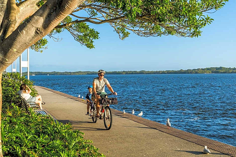 Riverside Holiday Apartments