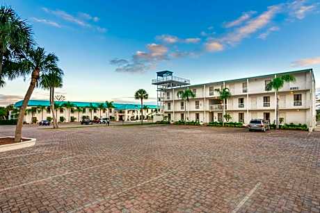 Days Inn & Suites by Wyndham Lake Okeechobee