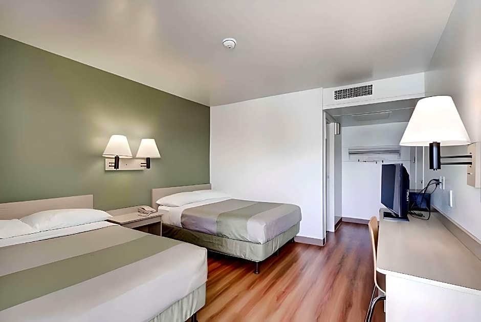 Photo 1 of 4 of 2 Double Beds, Nonsmoking