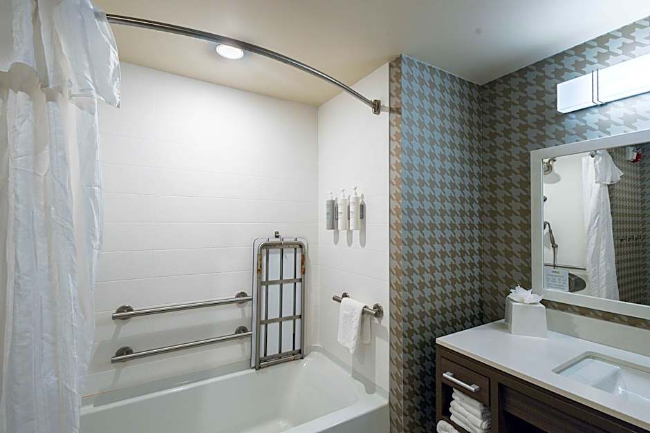 Photo 1 of 1 of 2 Queen Beds Suite