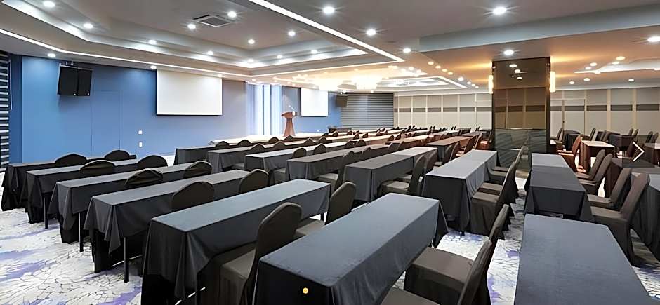 Osong H Hotel Sejong City
