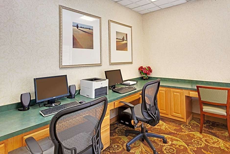 Country Inn & Suites by Radisson, Bel Air/Aberdeen, MD