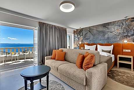 Superior Sea and Pool View Double Room
