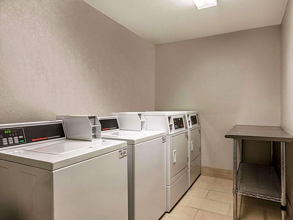 La Quinta Inn & Suites by Wyndham Jupiter