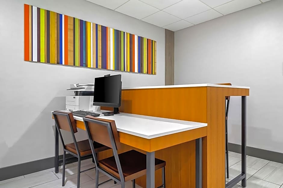 Holiday Inn Express & Suites Jacksonville South East - Medical Center Area By IHG