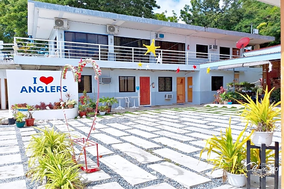 Angler's Hub & Resort