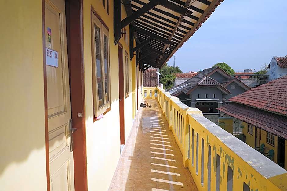 SPOT ON 93005 Berkah Kedawung Syariah  Near Fakultas Farmasi Universitas Muhammadiyah Ahmad Dahlan C