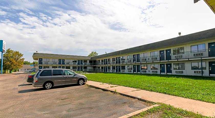 Motel 6 Topeka, KS - Northwest