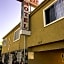 Top Hat Motel