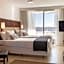 Dazzler by Wyndham Colonia