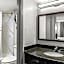 HomeTowne Studios by Red Roof Richmond - Airport Sandston
