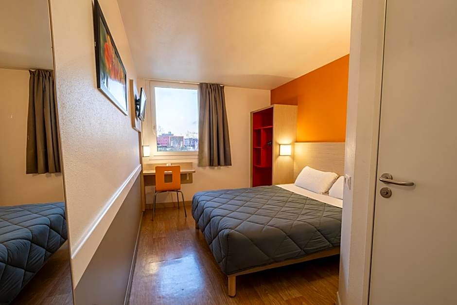 Première Classe Roissy - Aéroport CDG - Le Mesnil-Amelot