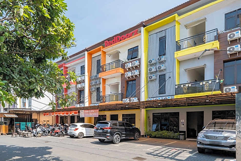 RedDoorz near Taman Krida Budaya Malang