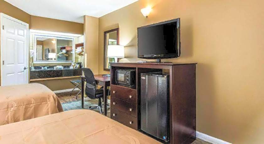 Quality Inn Bessemer I-20 exit 108