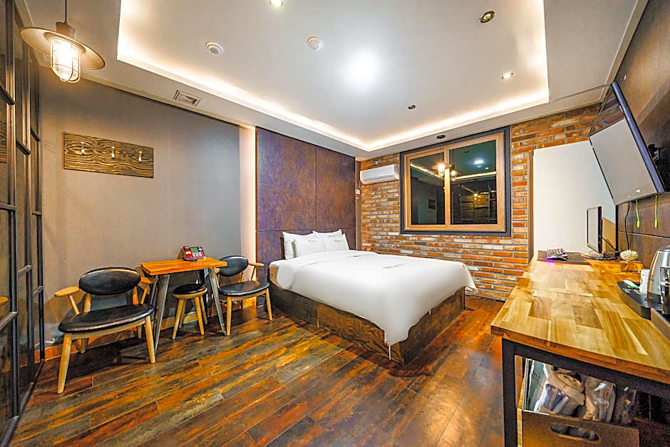Photo 1 of 18 of Semi Special Room