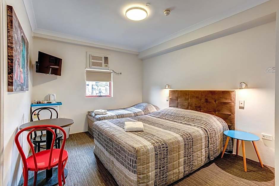 Arena Hotel (formerly Sleep Express Motel)